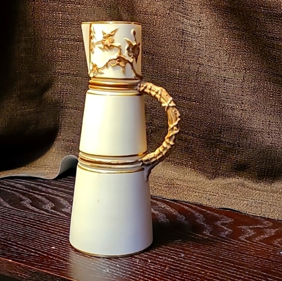 c. 1884 Royal Worcester Patent Metallic Slender Porcelain Pitcher Gold Metallic - Picture 1 of 4